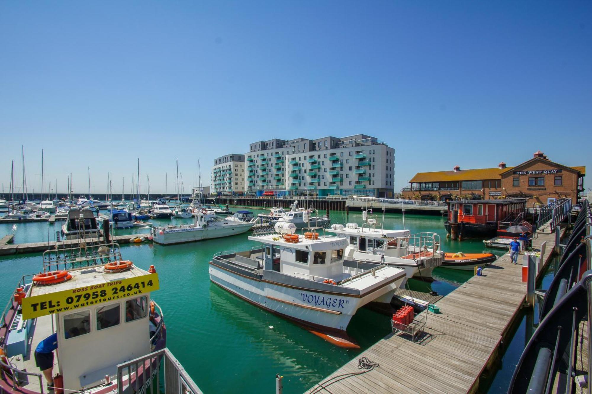 Orion Marina Sea View - Parking - By Brighton Holiday Lets Ngoại thất bức ảnh